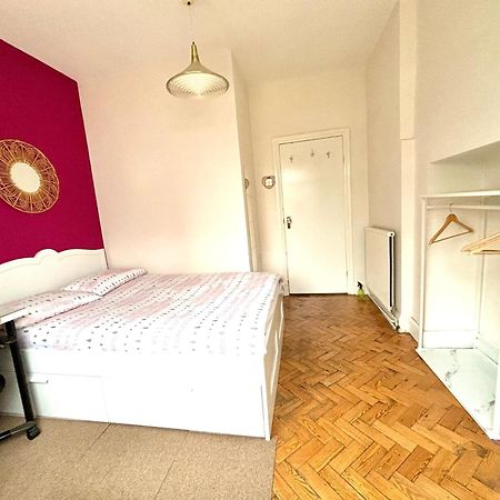 Winton House Home Stay Борнмут Экстерьер фото